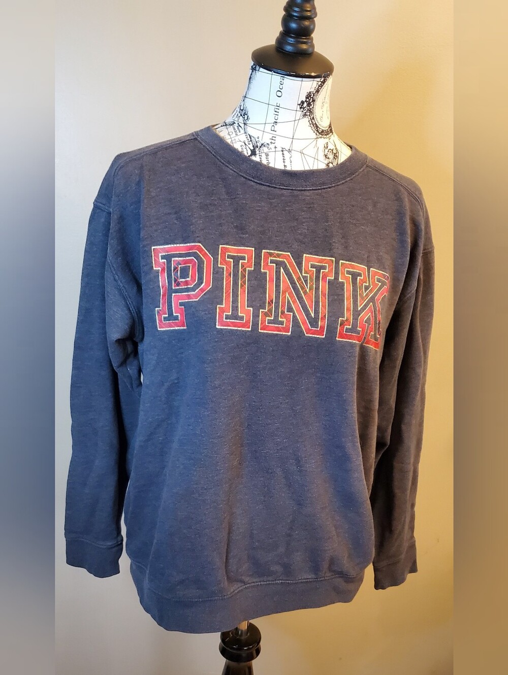 Victoria's Secret PINK Women S Gray Crewneck Sweatshirt Plaid Logo Pullover